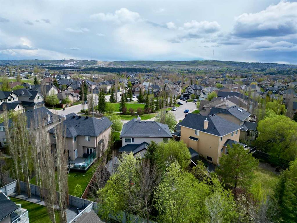 11 Tuscany Glen Green NW photo 3