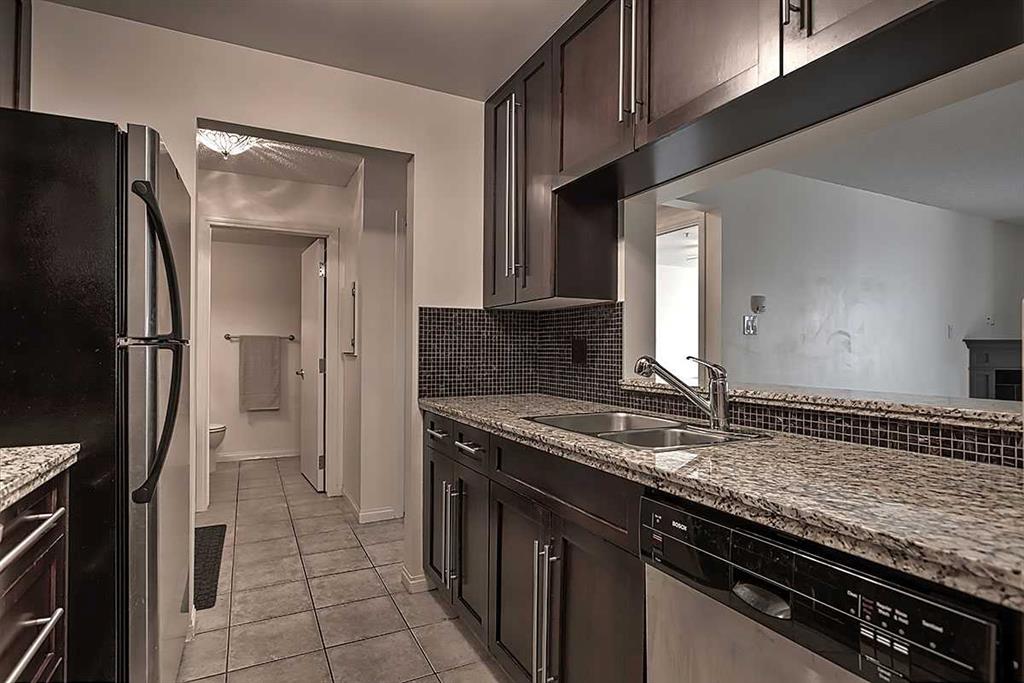 790 Kingsmere Crescent SW #211 photo 4