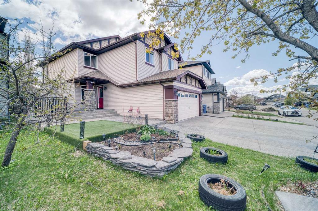 100 Royal Birch Crescent NW photo 3