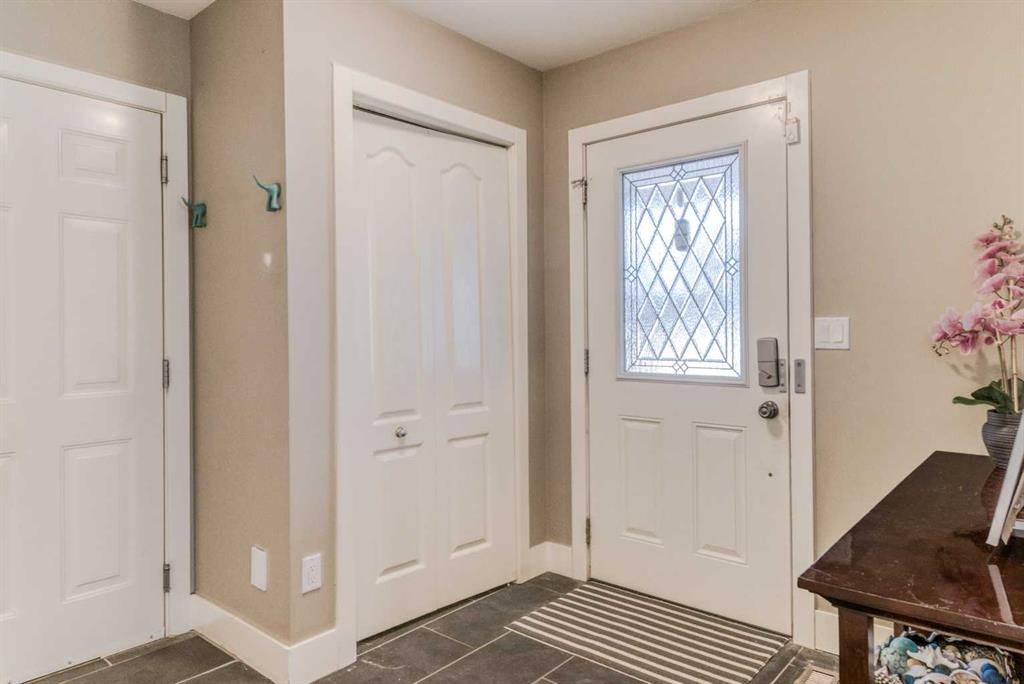 100 Royal Birch Crescent NW photo 5