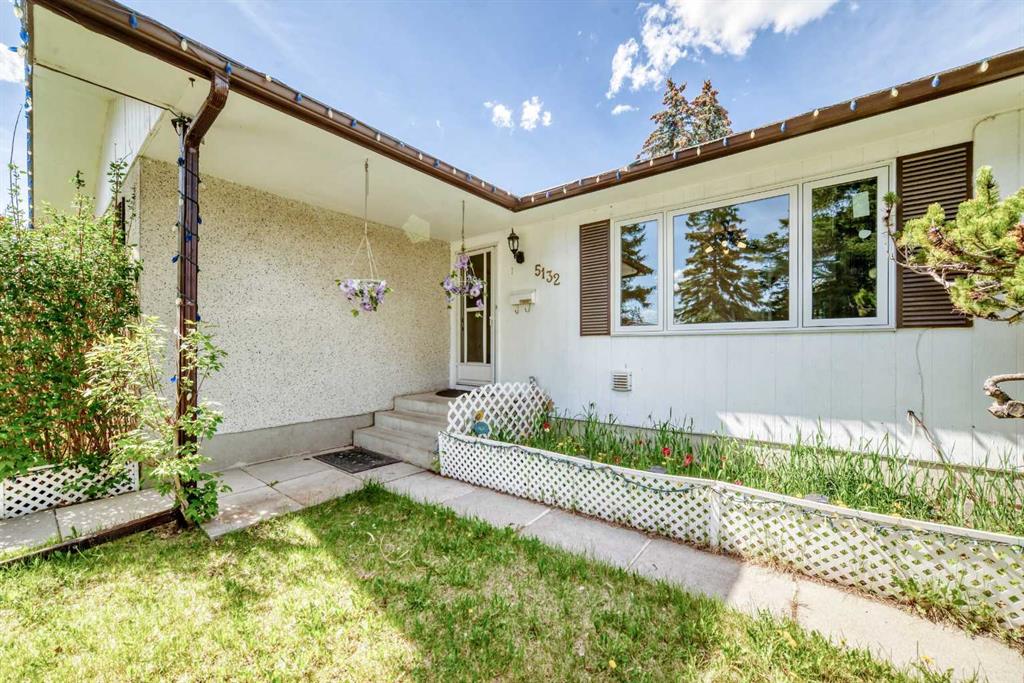 5132 Marian Way NE photo 2