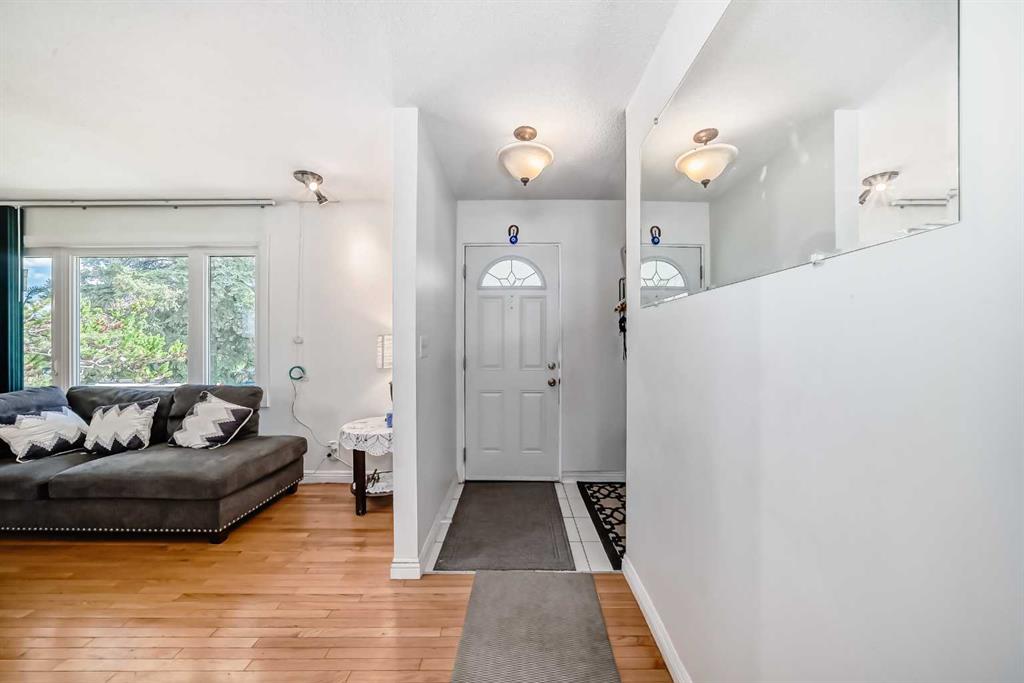 5132 Marian Way NE photo 3