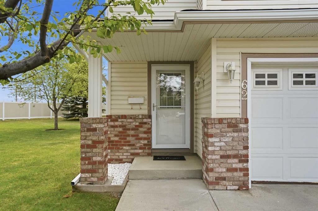 62 Country Hills Cove NW photo 2
