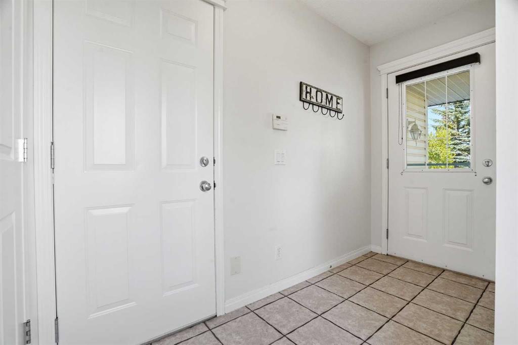 62 Country Hills Cove NW photo 3