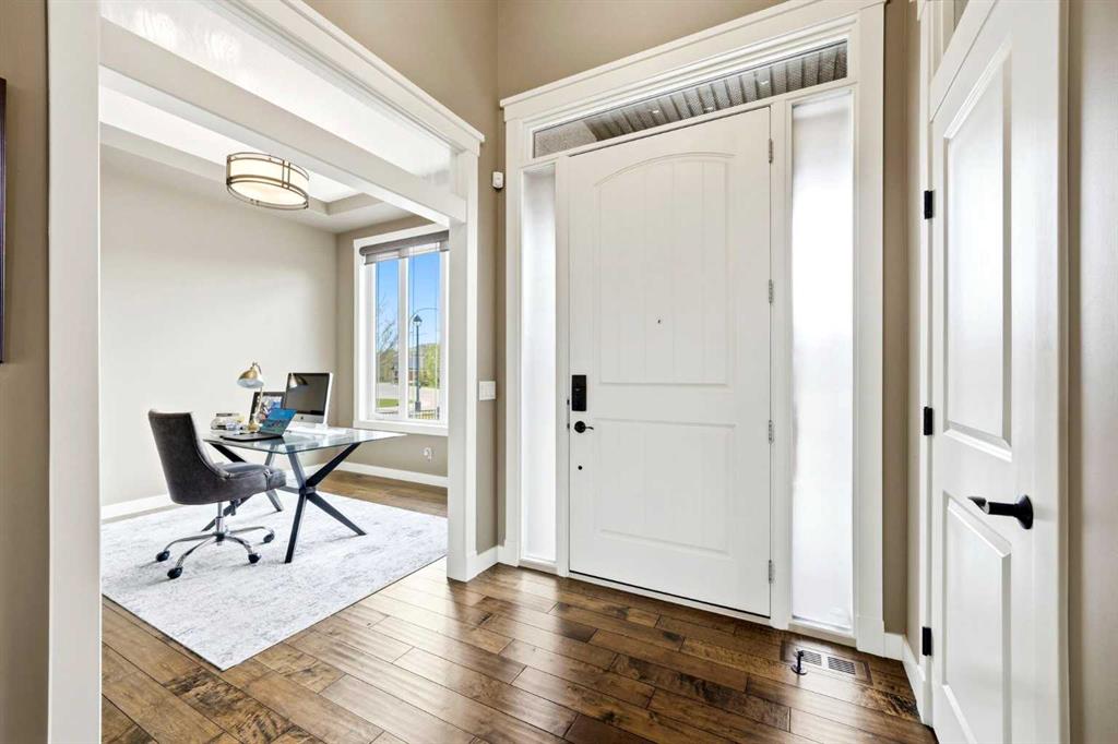 45 Cranbrook Heights SE photo 3