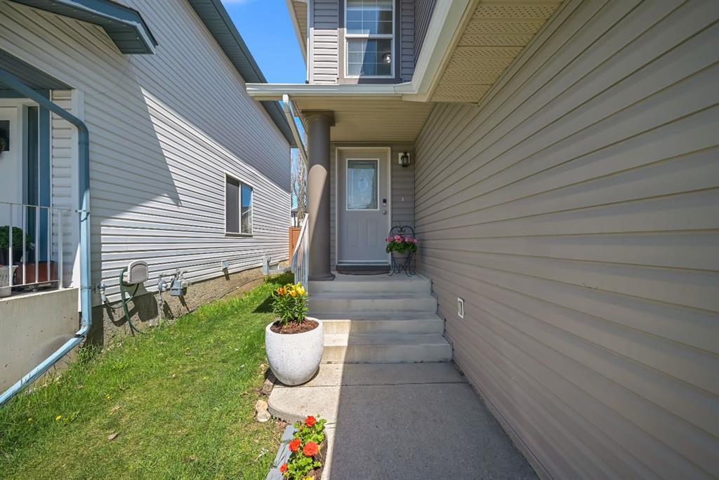 408 Bridlewood Court SW photo 4