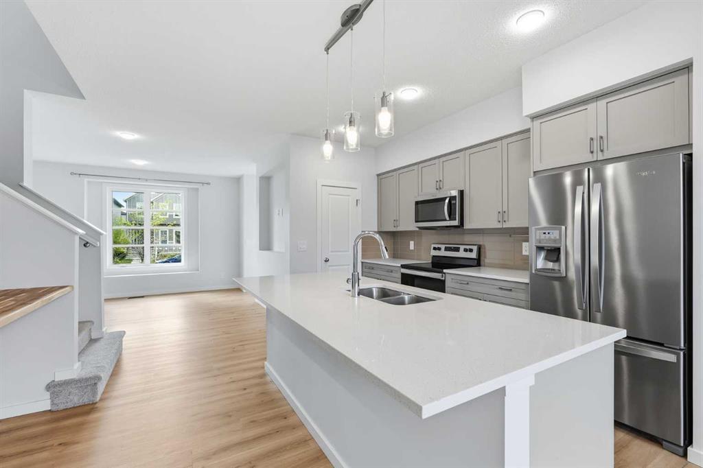 176 Walcrest Boulevard SE photo 4