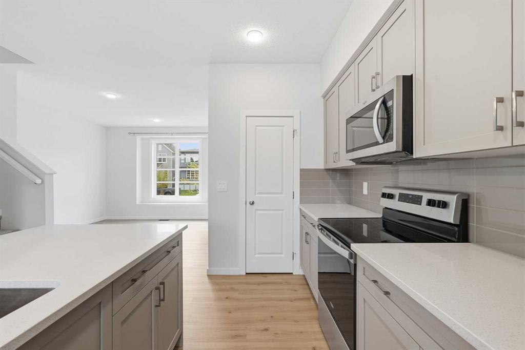 176 Walcrest Boulevard SE photo 5
