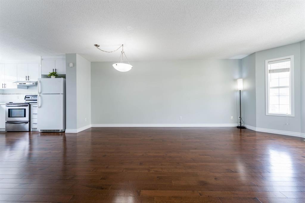 45 Tuscany Springs Garden NW photo 4