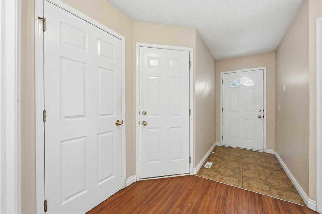 25 Tararidge Circle NE photo 3