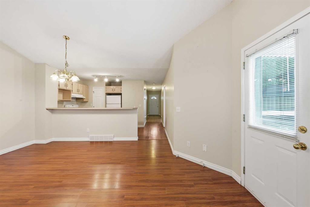 25 Tararidge Circle NE photo 4