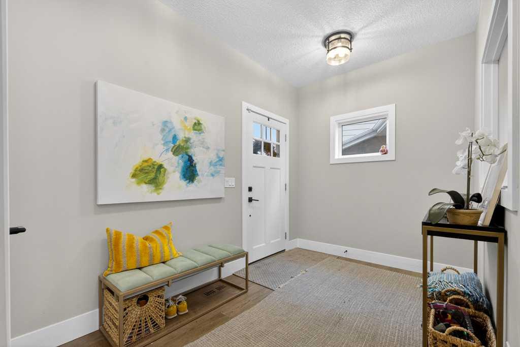 105 Westpoint Way SW photo 3