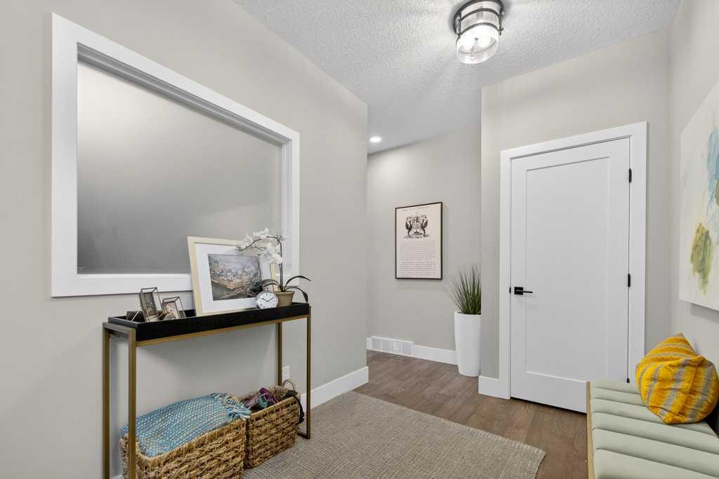 105 Westpoint Way SW photo 4