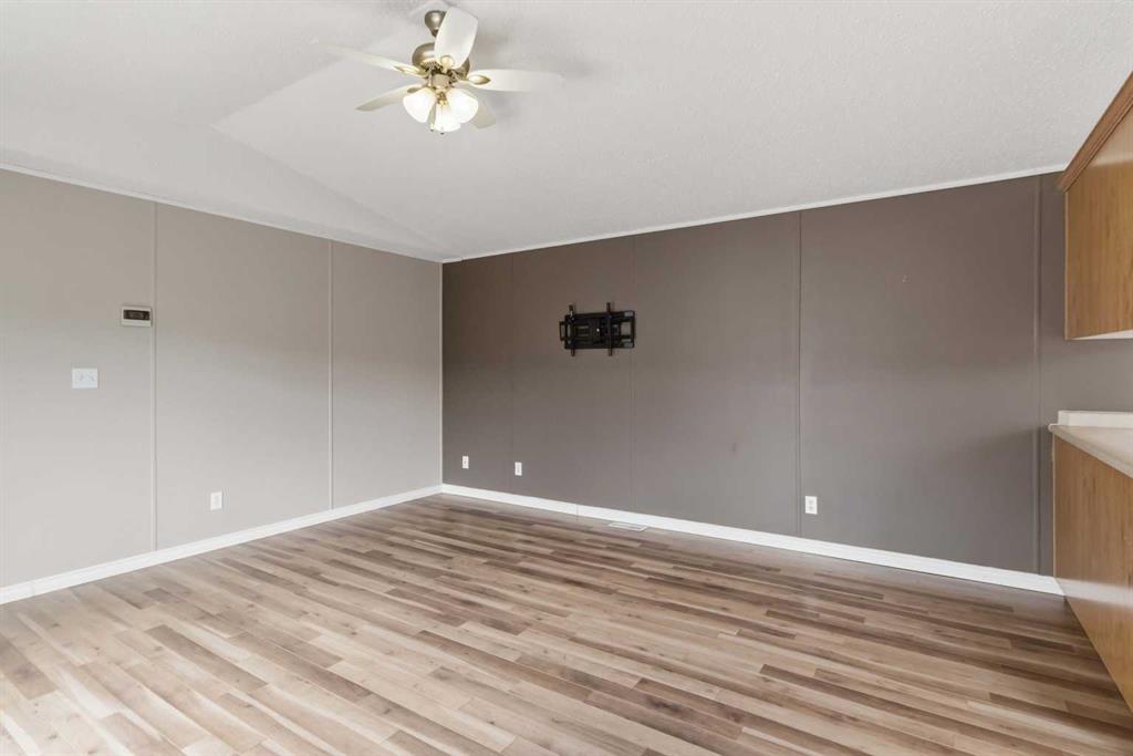 192 Mitchell Drive photo 4