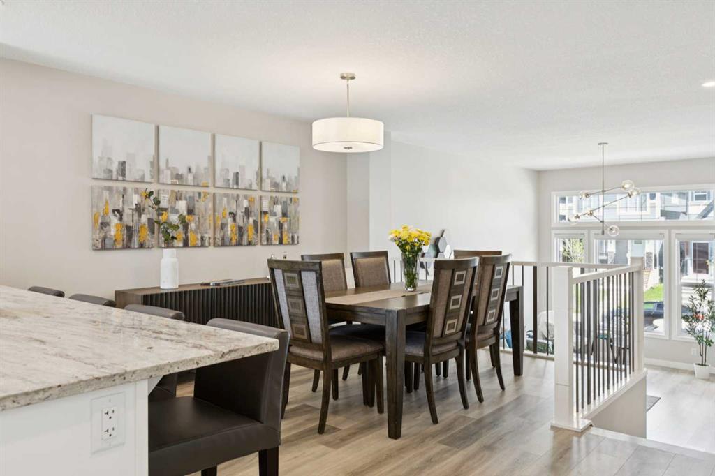 303 Masters Row SE
