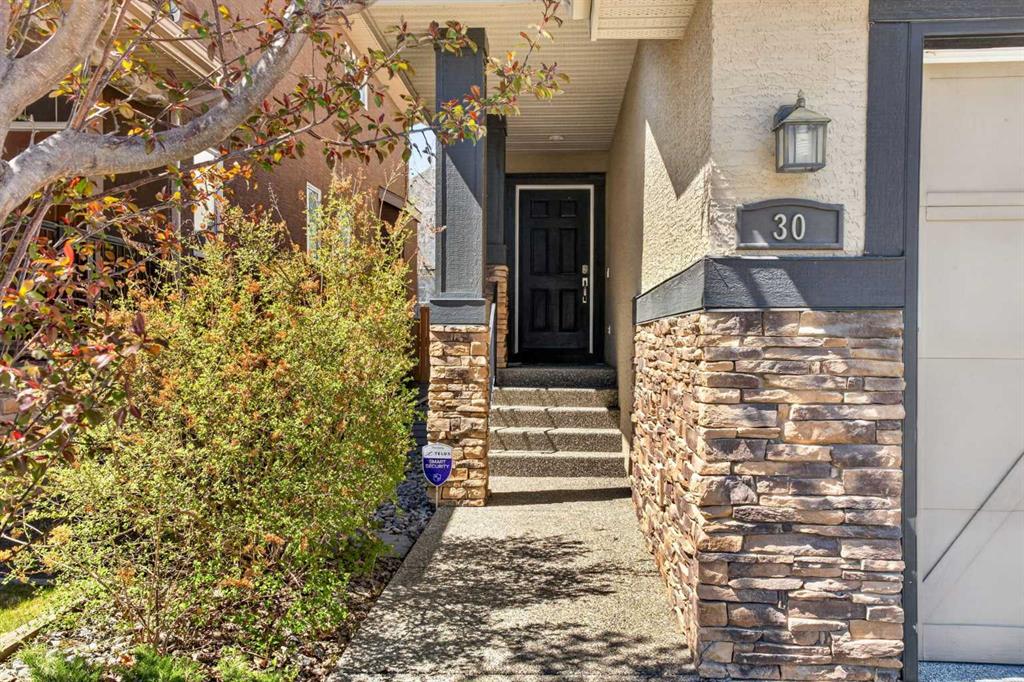 30 Cranarch Circle SE photo 2