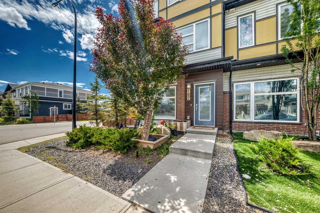 107 Lucas Boulevard NW photo 3