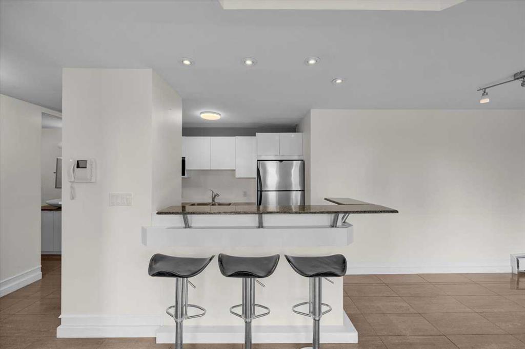 706 15 Avenue SW #704 photo 3