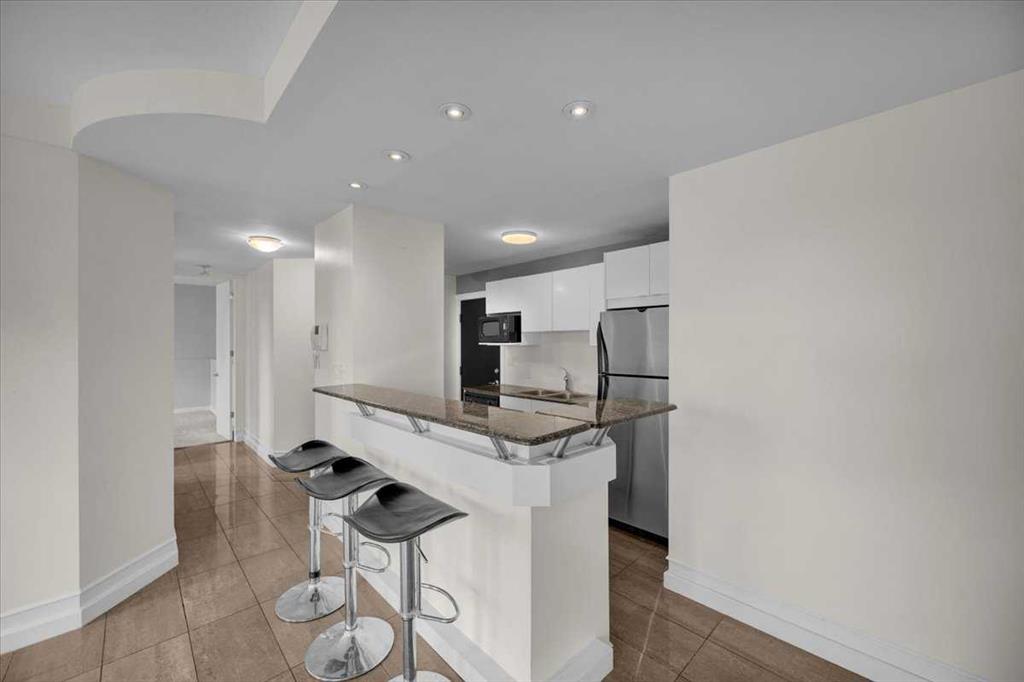 706 15 Avenue SW #704 photo 4