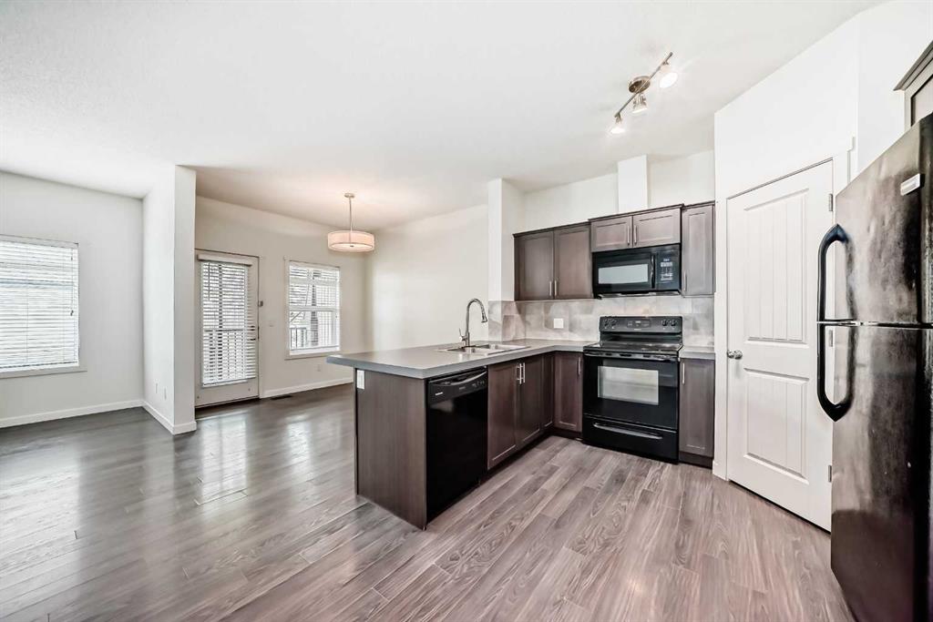 76 Copperpond Landing SE photo 2
