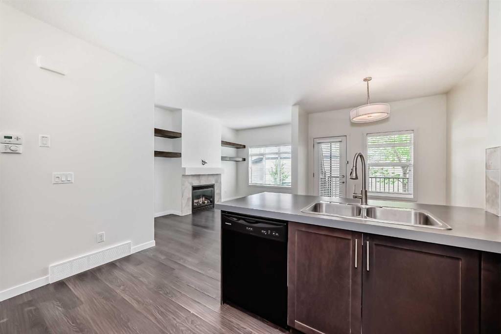 76 Copperpond Landing SE photo 3