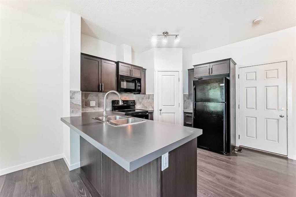 76 Copperpond Landing SE photo 4
