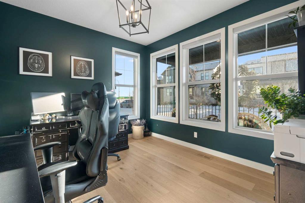 26 Bluerock Avenue SW photo 4
