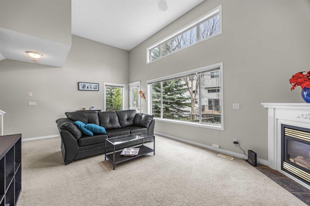 33 Country Hills Cove NW photo 3