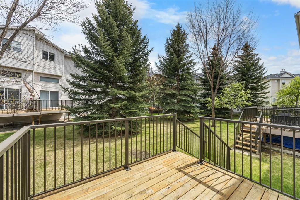 33 Country Hills Cove NW photo 4