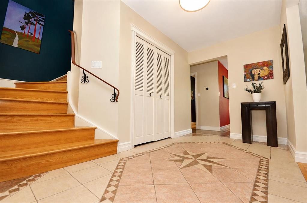 228 Willow Ridge Place SE photo 3