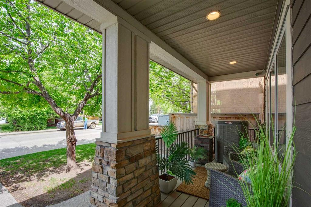 528 34 Street NW #1 photo 4