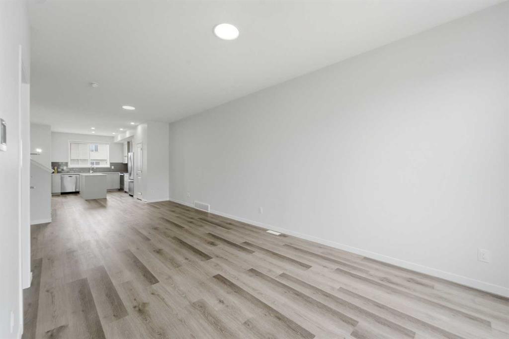 21 Corner Glen Row NE photo 5