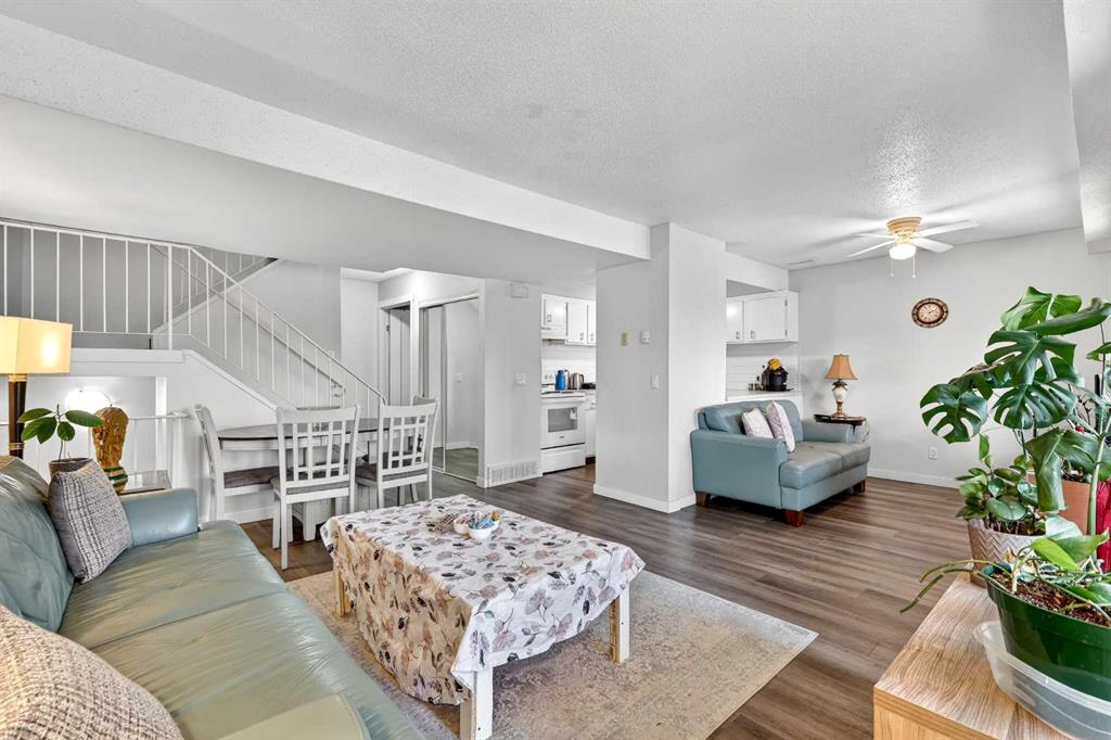 2200 Woodview Drive SW #1112 photo 3