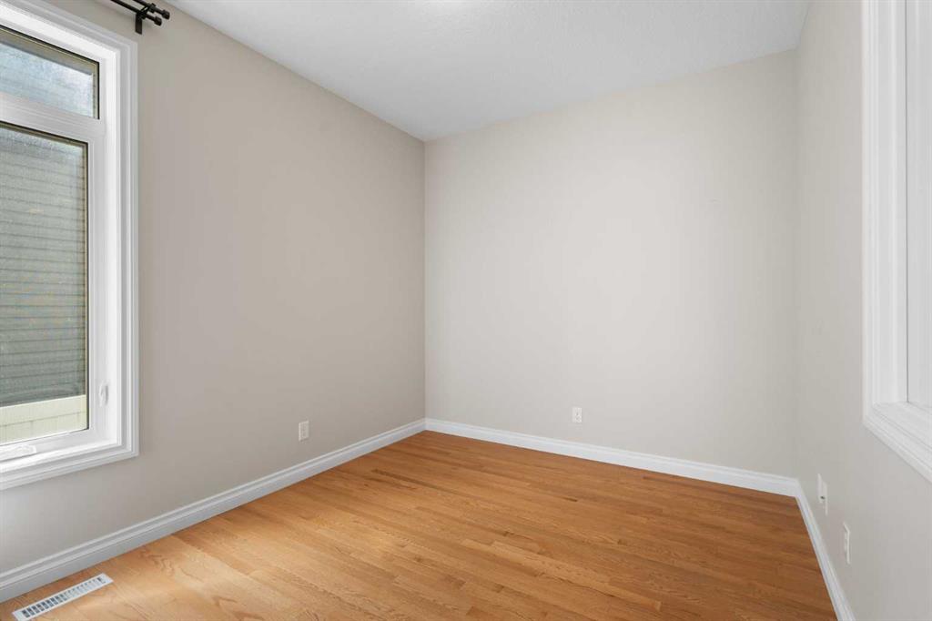 486 Silverado Boulevard SW photo 4