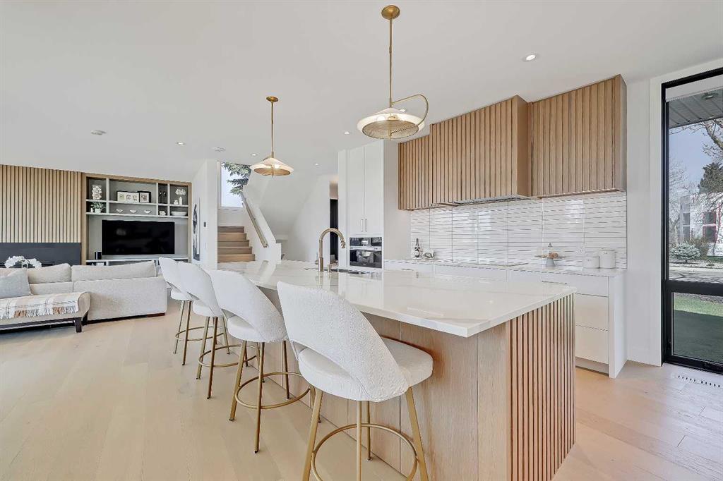 159 Rosery Drive NW photo 4