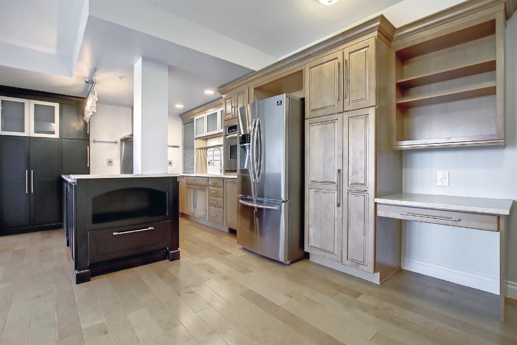 683 10 Street SW #1705 photo 5