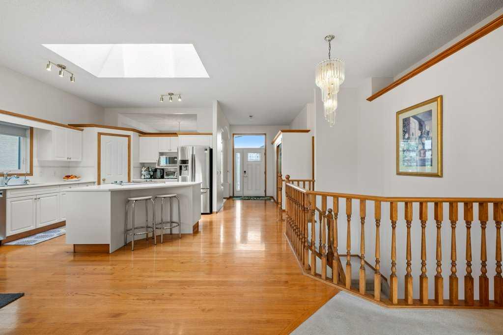 125 Woodpark Close SW photo 5
