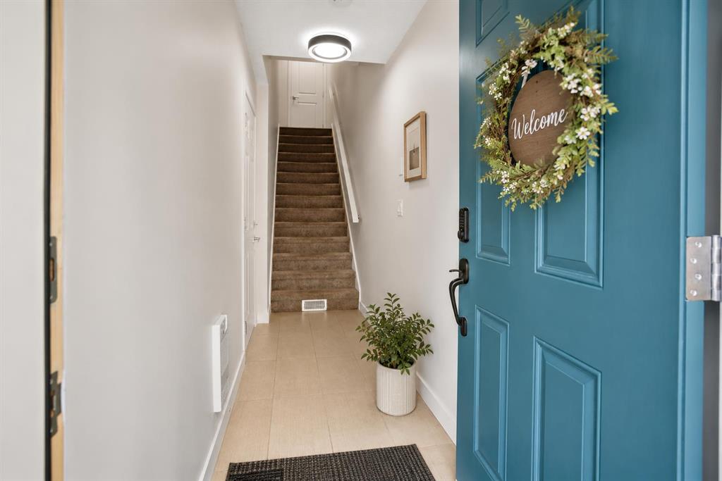 8 Sherwood Row NW photo 3