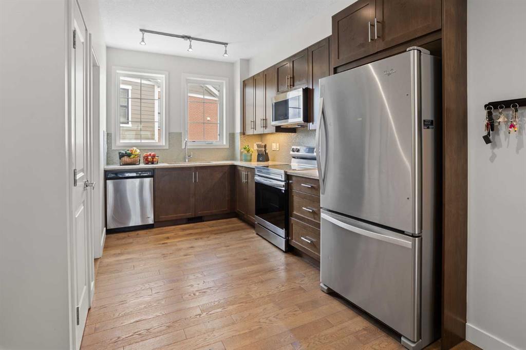 8 Sherwood Row NW photo 5