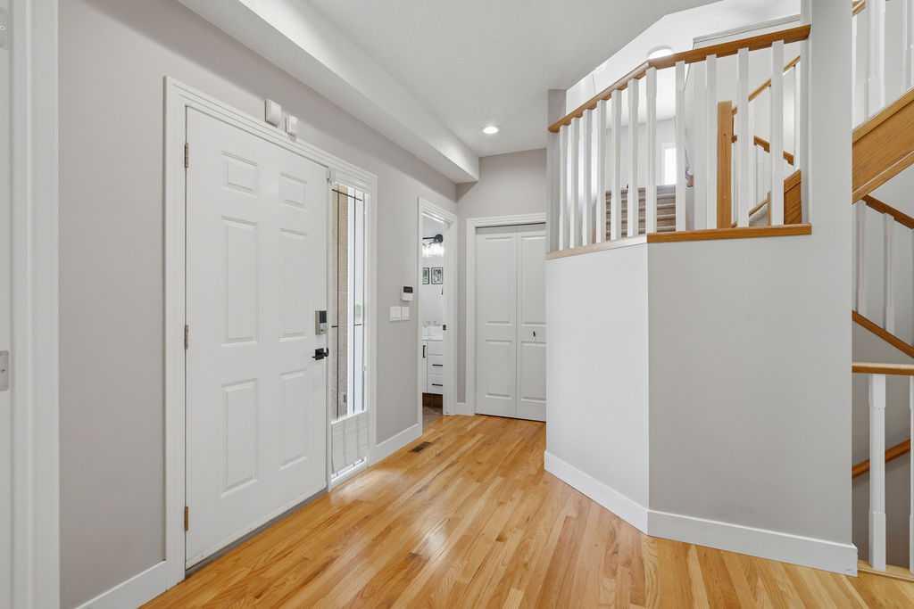 2727 6 Street NE photo 5