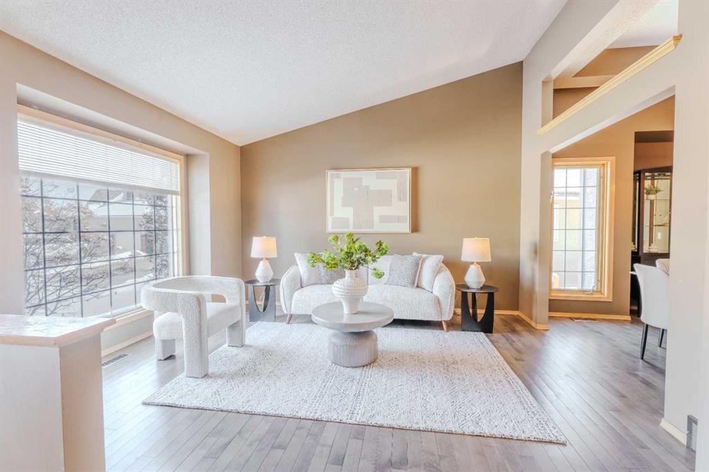 135 Canterbury Court SW photo 3