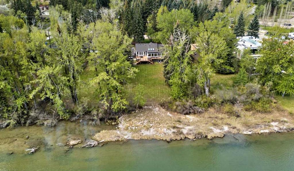 7136 Bow Crescent NW photo 2