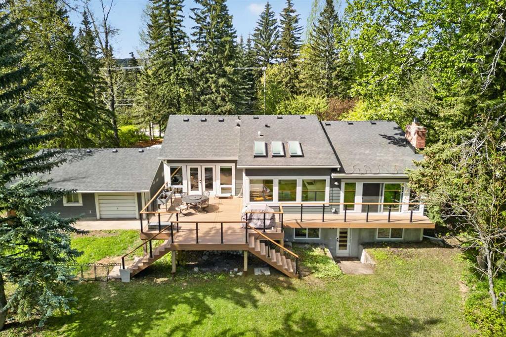 7136 Bow Crescent NW photo 4