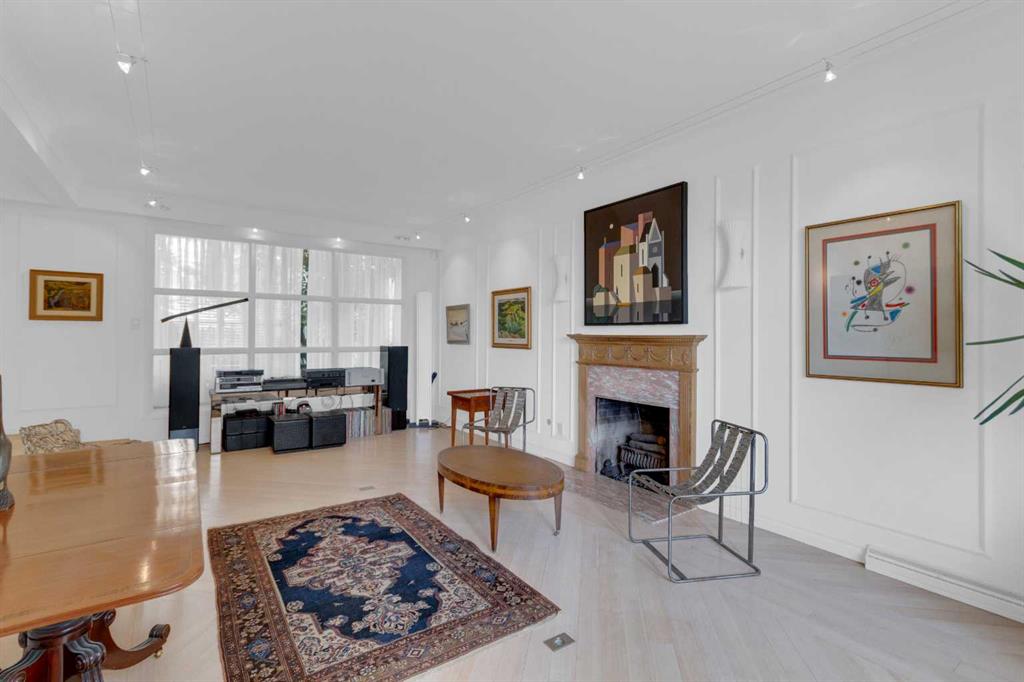 4615 14A Street SW photo 4