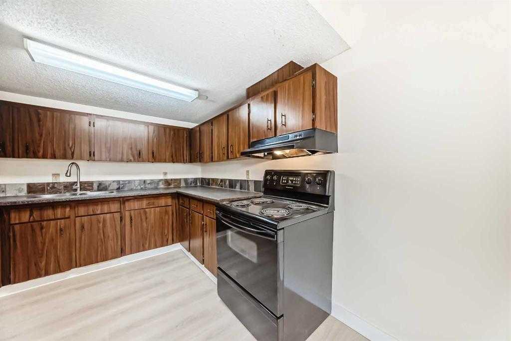 1540 29 Street NW #702 photo 4