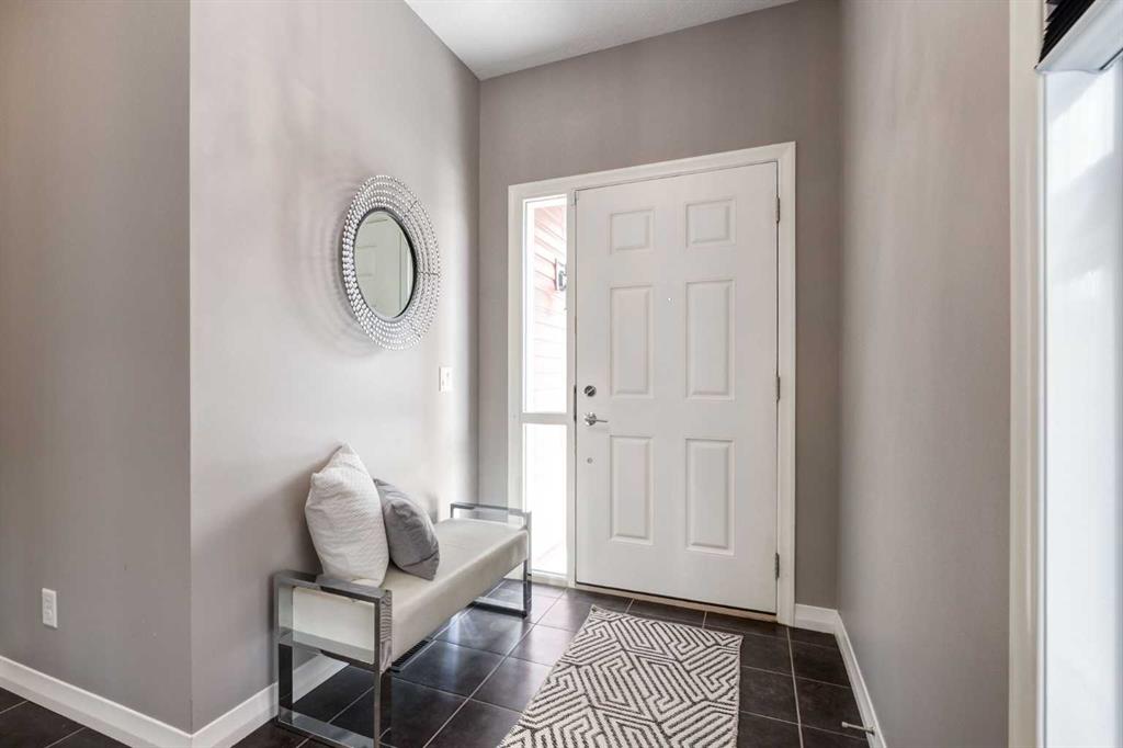 33 Evansglen Drive NW photo 2