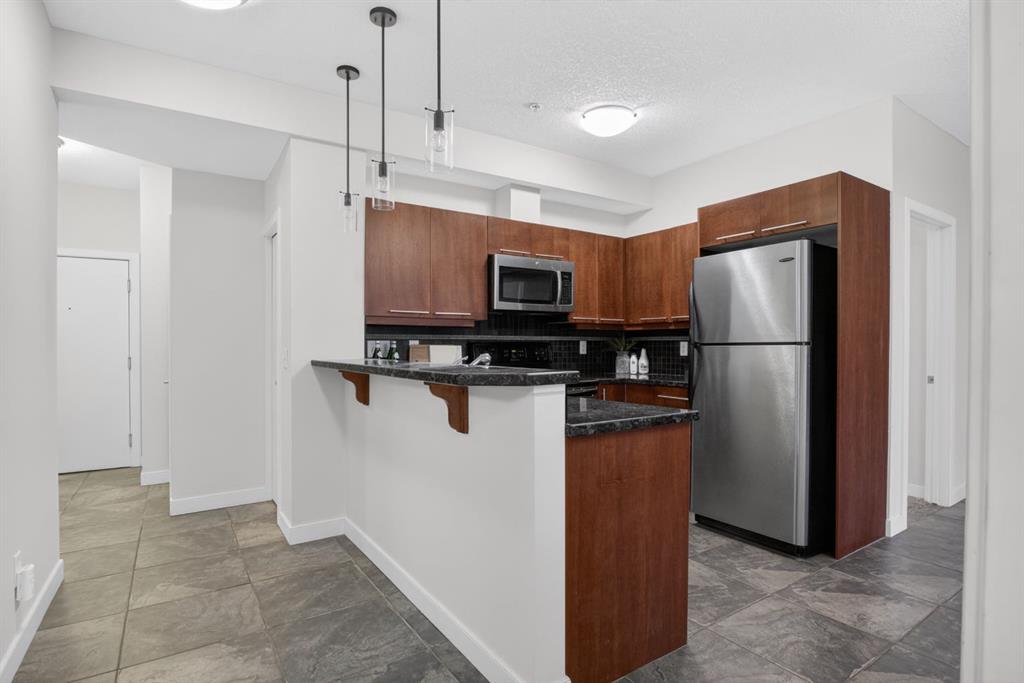 2420 34 Avenue SW #106 photo 3