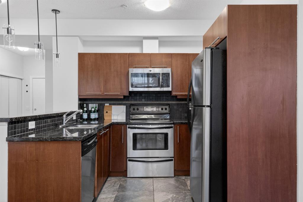 2420 34 Avenue SW #106 photo 4
