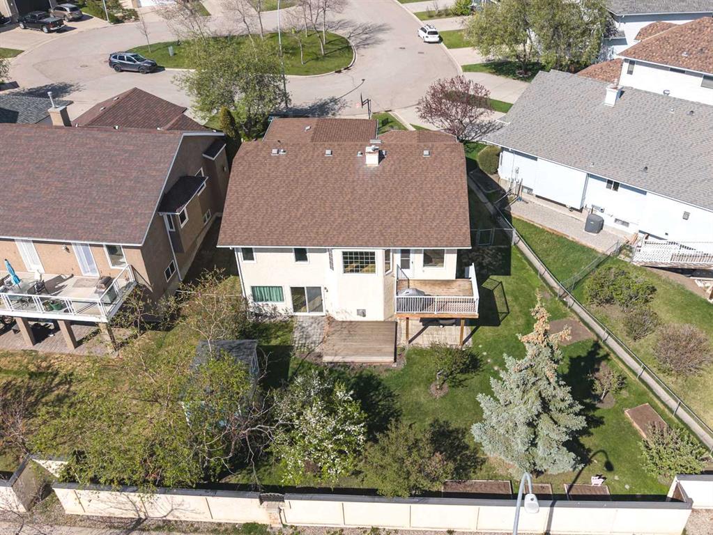 149 Sceptre Court NW photo 3