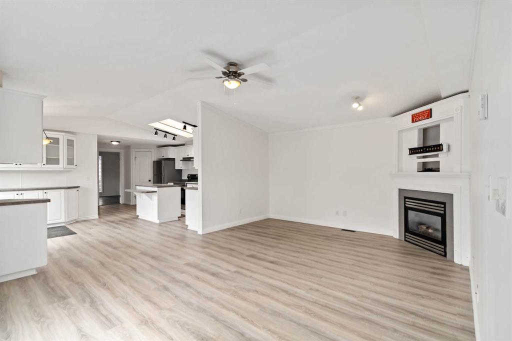 240 Mckinlay Crescent photo 5